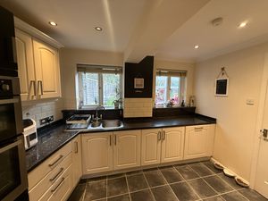 Photo 27- click for photo gallery